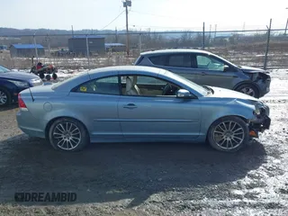 2009 Volvo C70 z VIN YV1MC67269J077153, wystawiony jako IAAI lot #41432312 z przebiegiem 67 700 mil mil oraz . Historia ofert i sprzedaży dostępna na DreamBid. Obrazek 14.