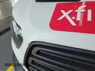 2017 Ford Transit z VIN 1FTYR1YM1HKB05586, wystawiony jako IAAI lot #42621311 z przebiegiem 110 277 mil mil oraz . Historia ofert i sprzedaży dostępna na DreamBid. Obrazek 13.