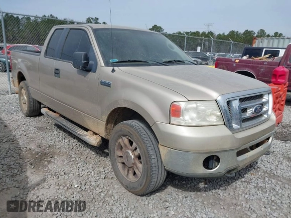 2008 Ford F-150 XLT with VIN 1FTPX14VX8FB18653, listed as a IAAI auction lot 41671416 with 209,962 mi miles. Bid and sale history available at carsss.com. Image 1.