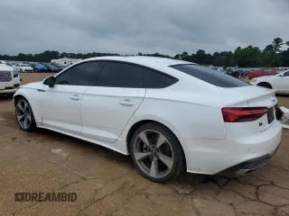 2021 Audi A5 Sportback S line Premium Plus z VIN WAUFACF58MA019744, wystawiony jako Copart lot #54306605 z przebiegiem 59 998 mil mil oraz Szkoda całkowita • Salvage title. Historia ofert i sprzedaży dostępna na DreamBid. Obrazek 2.