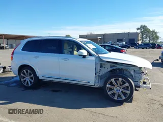 2016 Volvo XC90 T6 Inscription with VIN YV4A22PL1G1036985, listed as a IAAI auction lot 41698124 with 88,578 mi miles. Bid and sale history available at carsss.com. Image 14.