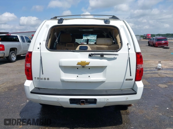 2012 Chevrolet Tahoe LT z VIN 1GNSCBE00CR176056, wystawiony jako IAAI lot #42091159 z przebiegiem 216 650 mil mil oraz . Historia ofert i sprzedaży dostępna na DreamBid. Obrazek 17.