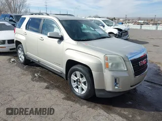 2010 GMC Terrain SLE-2 with VIN 2CTALDEW2A6361176, listed as a IAAI auction lot 41525393 with 111,821 mi miles. Bid and sale history available at carsss.com. Image 1.