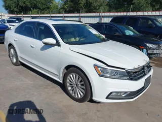 2016 Volkswagen Passat SE z VIN 1VWBS7A39GC019804, wystawiony jako IAAI lot #42189273 z przebiegiem 113 006 mil mil oraz . Historia ofert i sprzedaży dostępna na DreamBid. Obrazek 1.