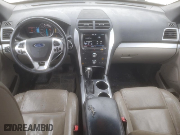 2013 Ford Explorer XLT z VIN 1FM5K8D85DGC31161, wystawiony jako Copart lot #44754465 z przebiegiem 213 442 mil mil oraz Szkoda całkowita • Salvage title. Historia ofert i sprzedaży dostępna na DreamBid. Obrazek 8.