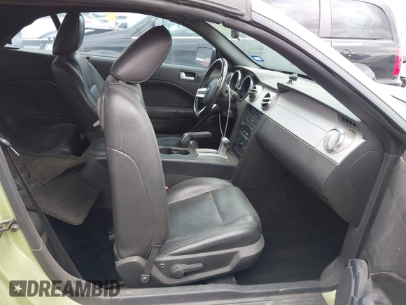 2005 Ford Mustang Deluxe with VIN 1ZVFT84N555249312, listed as a IAAI auction lot 42145721 with 334,417 mi miles. Bid and sale history available at carsss.com. Image 5.