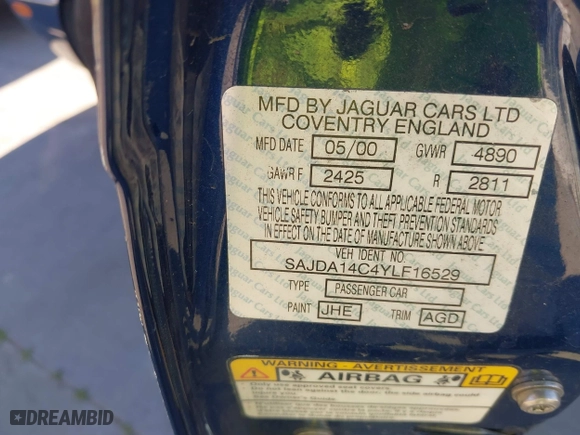 2000 Jaguar XJ with VIN SAJDA14C4YLF16529, listed as a IAAI auction lot 41387819 with 90,143 mi miles. Bid and sale history available at carsss.com. Image 9.