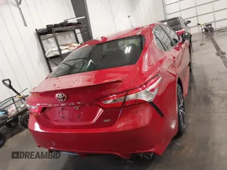 2020 Toyota Camry SE z VIN 4T1G11AKXLU378840, wystawiony jako IAAI lot #42110611 z przebiegiem 75 767 mil mil oraz . Historia ofert i sprzedaży dostępna na DreamBid. Obrazek 16.