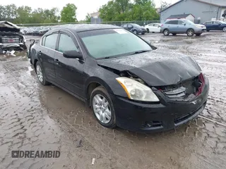 2012 Nissan Altima S z VIN 1N4AL2AP1CC257213, wystawiony jako IAAI lot #42332997 z przebiegiem 171 985 mil mil oraz . Historia ofert i sprzedaży dostępna na DreamBid. Obrazek 1.