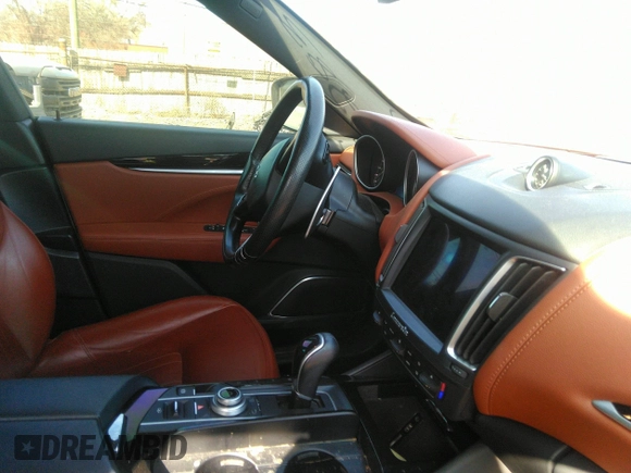 2017 Maserati Levante with VIN ZN661XUS2HX228160, listed as a IAAI auction lot 41830283 with 95,903 mi miles. Bid and sale history available at carsss.com. Image 5.