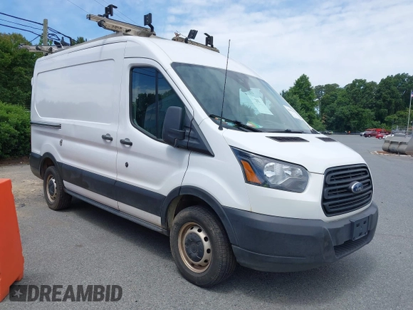 2019 Ford Transit z VIN 1FTYR1CM7KKB27266, wystawiony jako IAAI lot #42290305 z przebiegiem 129 746 mil mil oraz . Historia ofert i sprzedaży dostępna na DreamBid. Obrazek 1.