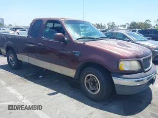 2000 Ford F-150 XL z VIN 1FTRX17L5YKA20771, wystawiony jako IAAI lot #42519310 z przebiegiem Nie podano mil oraz . Historia ofert i sprzedaży dostępna na DreamBid. Obrazek 1.