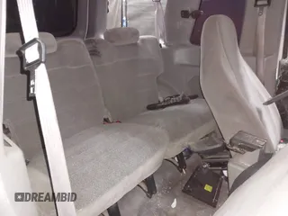 2000 Ford Explorer z VIN 1FMYU60XXYUA34664, wystawiony jako IAAI lot #41980401 z przebiegiem 179 946 mil mil oraz . Historia ofert i sprzedaży dostępna na DreamBid. Obrazek 8.