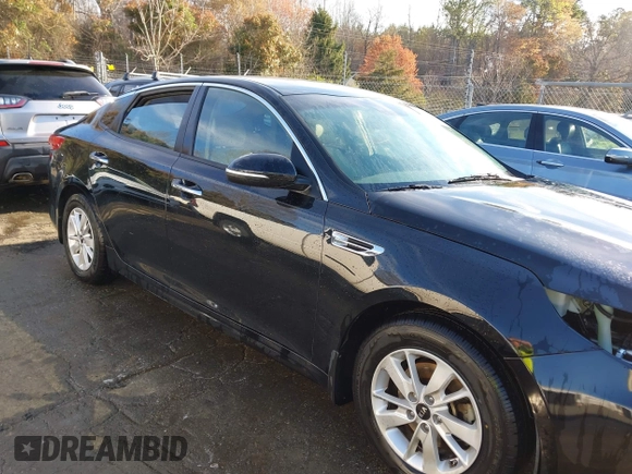 2016 Kia Optima LX z VIN 5XXGT4L30GG076989, wystawiony jako IAAI lot #41835878 z przebiegiem 150 567 mil mil oraz . Historia ofert i sprzedaży dostępna na DreamBid. Obrazek 13.