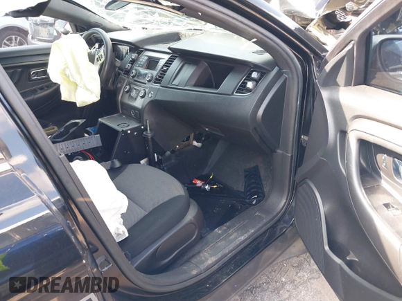 2014 Ford Police Interceptor z VIN 1FAHP2MT8EG154863, wystawiony jako IAAI lot #39828241 z przebiegiem 118 600 mil mil oraz . Historia ofert i sprzedaży dostępna na DreamBid. Obrazek 5.