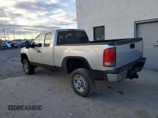 2011 GMC Sierra 2500HD Work Truck z VIN 1GT22ZCG1BZ362840, wystawiony jako Copart lot #83610494 z przebiegiem 226 482 mil mil oraz Szkoda całkowita • Salvage title. Historia ofert i sprzedaży dostępna na DreamBid. Obrazek 2.