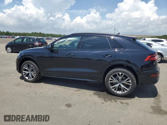 2021 Audi Q8 Premium z VIN WA1AVAF14MD036181, wystawiony jako Copart lot #58055543 z przebiegiem 20 312 mil mil oraz . Historia ofert i sprzedaży dostępna na DreamBid. Obrazek 2.