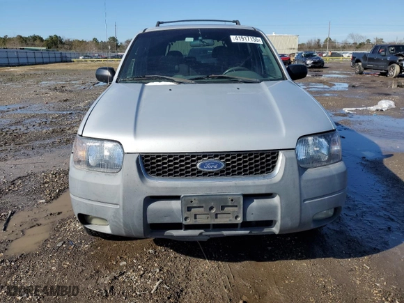 2002 Ford Escape XLT Choice with VIN 1FMYU03172KB66305, listed as a Copart auction lot 41917155 with 135,184 mi miles and Clean Title. Bid and sale history available at carsss.com. Image 5.
