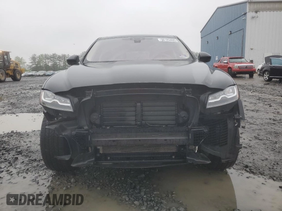 2018 Jaguar F-Pace 25t Prestige with VIN SADCK2FX8JA272822, listed as a Copart auction lot 56143405 with 133,710 mi miles and Salvage title. Bid and sale history available at DreamBid. Image 5.