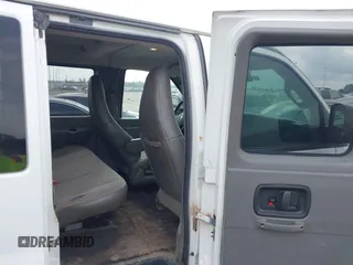 2019 Chevrolet Express Passenger LT z VIN 1GAZGPFG3K1364936, wystawiony jako IAAI lot #42137561 z przebiegiem 33 624 mil mil oraz . Historia ofert i sprzedaży dostępna na DreamBid. Obrazek 8.