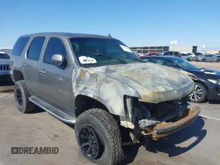 2007 Chevrolet Tahoe LT z VIN 1GNFK13017R103835, wystawiony jako IAAI lot #39099803 z przebiegiem Nie podano mil oraz . Historia ofert i sprzedaży dostępna na DreamBid. Obrazek 1.