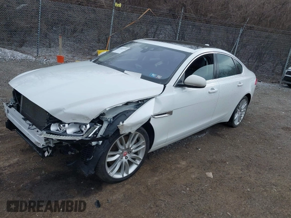 2016 Jaguar XF 35t Prestige with VIN SAJBK4BV9GCY11955, listed as a IAAI auction lot 41640739 with 83,047 mi miles. Bid and sale history available at carsss.com. Image 18.