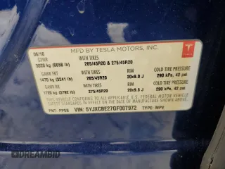 2016 Tesla Model X 70D z VIN 5YJXCBE27GF007972, wystawiony jako Copart lot #53945325 z przebiegiem 83 395 mil mil oraz Szkody całkowita. Historia ofert i sprzedaży dostępna na DreamBid. Obrazek 13.