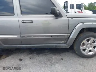 2007 Jeep Commander Limited with VIN 1J8HH58297C636318, listed as a IAAI auction lot 42105138 with 149,972 mi miles. Bid and sale history available at carsss.com. Image 12.