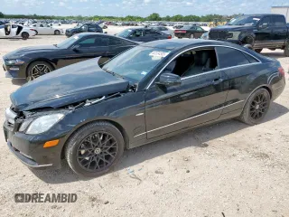 2012 Mercedes-Benz E 350 with VIN WDDKJ5KB9CF164520, listed as a Copart auction lot 62034305 with 125,581 mi miles and Salvage title. Bid and sale history available at DreamBid. Image 1.