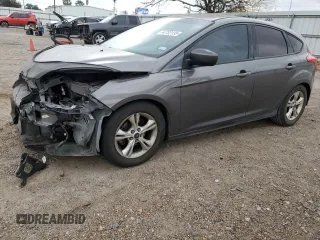 2012 Ford Focus SE z VIN 1FAHP3K28CL329603, wystawiony jako Copart lot #44732135 z przebiegiem 135 788 mil mil oraz Szkody całkowita. Historia ofert i sprzedaży dostępna na DreamBid. Obrazek 1.