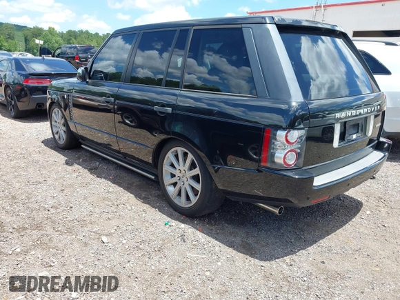 2011 Land Rover Range Rover SC z VIN SALMF1E43BA340959, wystawiony jako IAAI lot #42479528 z przebiegiem 95 771 mil mil oraz . Historia ofert i sprzedaży dostępna na DreamBid. Obrazek 3.