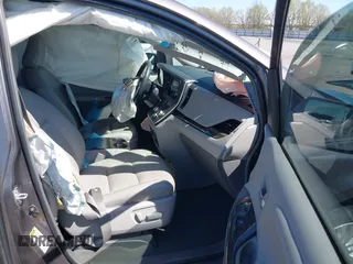 2015 Toyota Sienna XLE with VIN 5TDYK3DC4FS634937, listed as a IAAI auction lot 41869781 with 65,561 mi miles and . Bid and sale history available at carsss.com. Image 5.