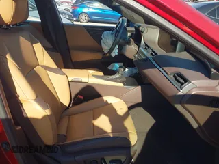 2020 Lexus ES with VIN 58ADZ1B13LU071276, listed as a IAAI auction lot 41298403 with 18,549 mi miles. Bid and sale history available at carsss.com. Image 5.