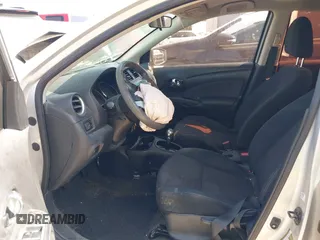 2016 Nissan Versa SV z VIN 3N1CN7AP6GL830257, wystawiony jako IAAI lot #41866021 z przebiegiem 129 051 mil mil oraz . Historia ofert i sprzedaży dostępna na DreamBid. Obrazek 5.