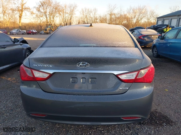 2013 Hyundai Sonata SE with VIN 5NPEC4AC2DH603893, listed as a IAAI auction lot 40996294 with 124,954 mi miles. Bid and sale history available at carsss.com. Image 17.