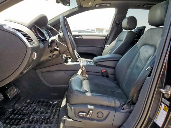 2014 Audi Q7 S line Prestige z VIN WA1DGAFE5ED002505, wystawiony jako Copart lot #56733525 z przebiegiem 102 409 mil mil oraz Szkoda całkowita • Salvage title. Historia ofert i sprzedaży dostępna na DreamBid. Obrazek 7.