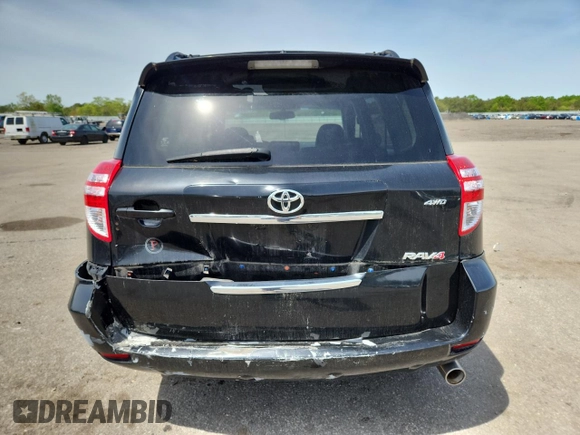2011 Toyota RAV4 Sport z VIN JTMRK4DV9B5102904, wystawiony jako Copart lot #57867555 z przebiegiem 156 240 mil mil oraz Szkoda całkowita • Salvage title. Historia ofert i sprzedaży dostępna na DreamBid. Obrazek 6.