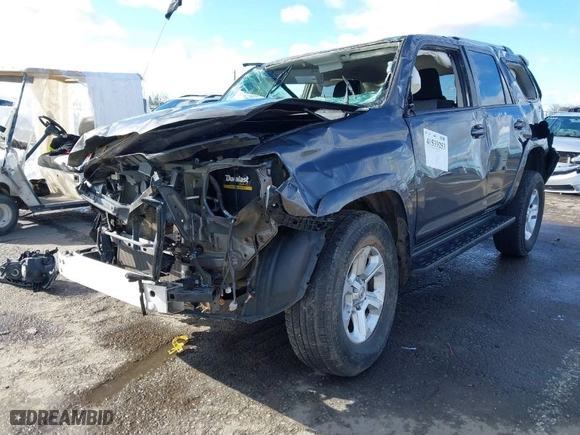 2019 Toyota 4Runner SR5 with VIN JTEBU5JR9K5666170, listed as a IAAI auction lot 41539253 with 82,568 mi miles. Bid and sale history available at carsss.com. Image 2.