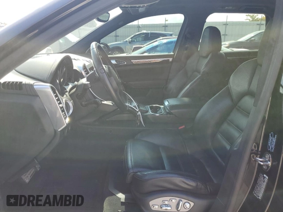 2014 Porsche Cayenne Turbo with VIN WP1AC2A2XELA85702, listed as a Copart auction lot 72328394 with 100,142 mi miles and Salvage title. Bid and sale history available at DreamBid. Image 7.