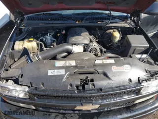 2000 Chevrolet Silverado 1500 with VIN 1GCEC14W7YZ263739, listed as a IAAI auction lot 41692465 with 323,981 mi miles. Bid and sale history available at carsss.com. Image 10.