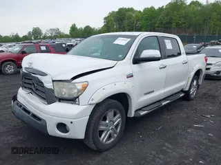 2009 Toyota Tundra Limited z VIN 5TFDW58169X086185, wystawiony jako IAAI lot #42240945 z przebiegiem 139 775 mil mil oraz . Historia ofert i sprzedaży dostępna na DreamBid. Obrazek 2.