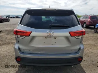 2018 Toyota Highlander SE z VIN 5TDJZRFH7JS866725, wystawiony jako Copart lot #57944005 z przebiegiem 62 177 mil mil oraz Szkoda całkowita • Salvage title. Historia ofert i sprzedaży dostępna na DreamBid. Obrazek 6.