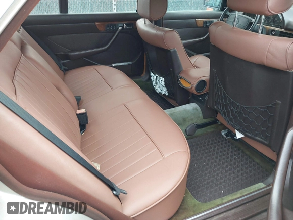 1987 Mercedes-Benz 560 with VIN WDBCA39D5HA357048, listed as a IAAI auction lot 41672343 with 151,635 mi miles and . Bid and sale history available at DreamBid. Image 8.