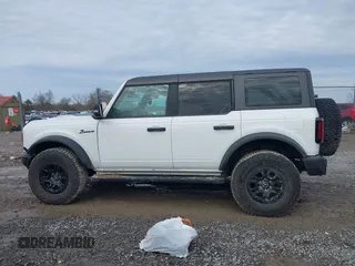 2022 Ford Bronco with VIN 1FMEE5DP5NLB79696, listed as a IAAI auction lot 41472980 with 42,227 mi miles. Bid and sale history available at carsss.com. Image 14.