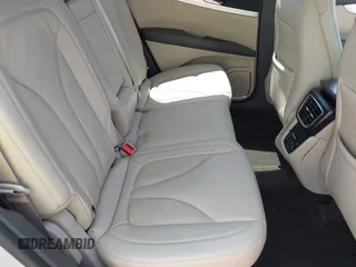 2020 Lincoln Nautilus Standard z VIN 2LMPJ8J99LBL00372, wystawiony jako IAAI lot #42071449 z przebiegiem Nie podano mil oraz . Historia ofert i sprzedaży dostępna na DreamBid. Obrazek 8.