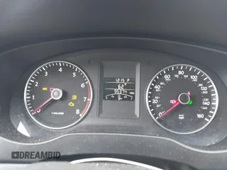 2012 Volkswagen Jetta SE с VIN 3VWDX7AJ5CM062621, выставлен на аукционе IAAI как лот 42365957 с пробегом 95 374 миль миль и . История ставок и продаж доступна на DreamBid. Изображение 7.