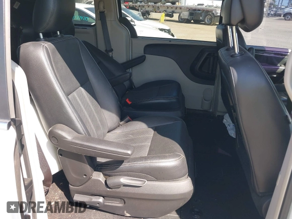 2015 Chrysler Town & Country Touring L with VIN 2C4RC1CG9FR547098, listed as a IAAI auction lot 42135624 with 61,364 mi miles and . Bid and sale history available at DreamBid. Image 8.