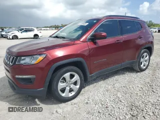 2020 Jeep Compass Altitude z VIN 3C4NJCBB9LT243039, wystawiony jako Copart lot #51599495 z przebiegiem 48 063 mil mil oraz Nie do naprawy. Historia ofert i sprzedaży dostępna na DreamBid. Obrazek 1.