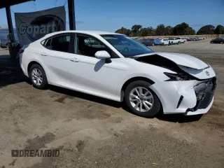 2025 Toyota Camry LE z VIN 4T1DAACK9SU061095, wystawiony jako Copart lot #59724705 z przebiegiem 9 032 mil mil oraz Czysty tytuł • Clean title. Historia ofert i sprzedaży dostępna na DreamBid. Obrazek 4.