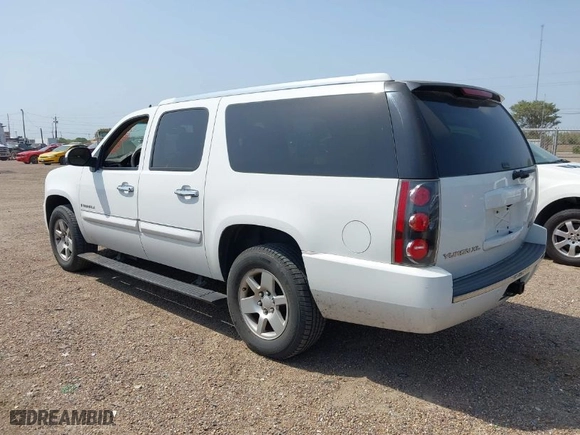 2008 GMC Yukon XL Denali with VIN 1GKFK66808J103143, listed as a IAAI auction lot 41945005 with 206,696 mi miles. Bid and sale history available at carsss.com. Image 3.